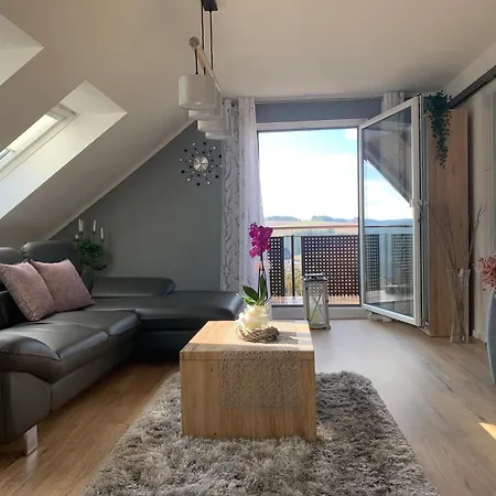 Schöne In Schauenstein-hof Im Frankenwald Mit Loggia 100qm *