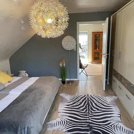 Schöne In Schauenstein-hof Im Frankenwald Mit Loggia 100qm Apartment